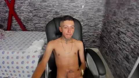 Snapshot of darikson_boy_ chatting on 28, 11, 2025 Darikson online show from 28, 11, 2025