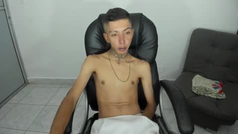 Snapshot of darikson_boy_ chatting on 29, 11, 2025 Darikson online show from 29, 11, 2025