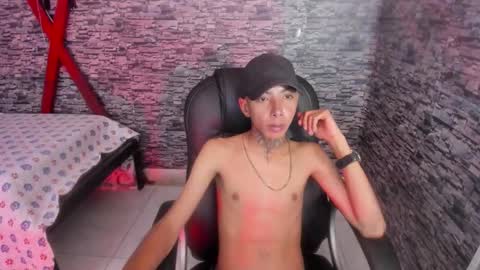 Snapshot of darikson_boy_ chatting on 3, 12, 2025 Darikson online show from 3, 12, 2025