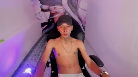 Snapshot of darikson_boy_ chatting on 17, 12, 2025 Darikson online show from 17, 12, 2025