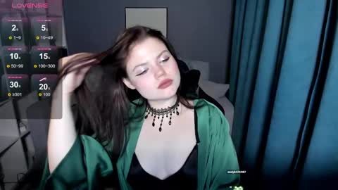 Snapshot of darina_wilson chatting on 6, 1, 2025 Dari the it woman online show from 6, 1, 2025