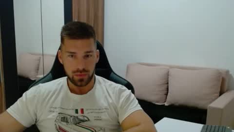 Snapshot of darius_94 chatting on 12, 11, 2025 darius_94 online show from 12, 11, 2025