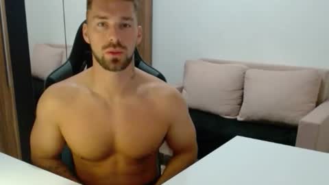 Snapshot of darius_94 chatting on 13, 11, 2025 darius_94 online show from 13, 11, 2025