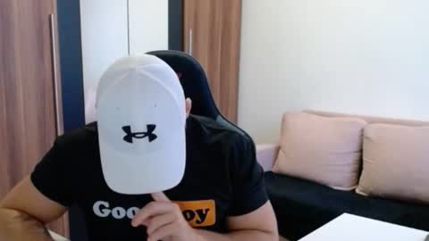 Snapshot of darius_94 chatting on 23, 11, 2025 darius_94 online show from 23, 11, 2025