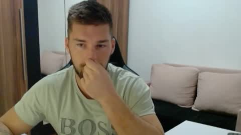 Snapshot of darius_94 chatting on 25, 11, 2025 darius_94 online show from 25, 11, 2025