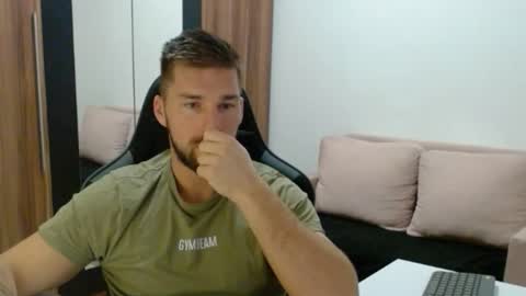 Snapshot of darius_94 chatting on 26, 11, 2025 darius_94 online show from 26, 11, 2025