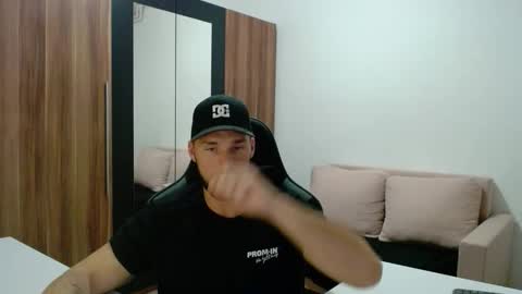 Snapshot of darius_94 chatting on 27, 11, 2025 darius_94 online show from 27, 11, 2025