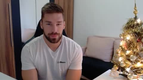 Snapshot of darius_94 chatting on 1, 12, 2025 darius_94 online show from 1, 12, 2025