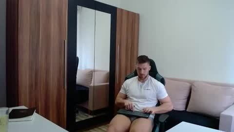 Snapshot of darius_94 chatting on 17, 4, 2026 darius_94 online show from 17, 4, 2026