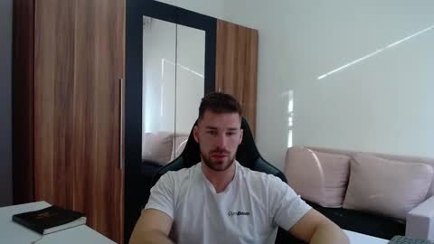 Snapshot of darius_94 chatting on 19, 4, 2026 darius_94 online show from 19, 4, 2026