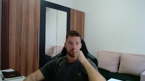 Snapshot of darius_94 chatting on 21, 4, 2026 darius_94 online show from 21, 4, 2026