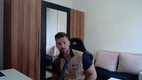 Snapshot of darius_94 chatting on 22, 4, 2026 darius_94 online show from 22, 4, 2026