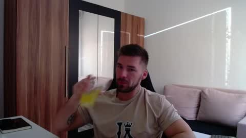 Snapshot of darius_94 chatting on 27, 4, 2026 darius_94 online show from 27, 4, 2026