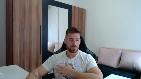 Snapshot of darius_94 chatting on 13, 5, 2026 darius_94 online show from 13, 5, 2026