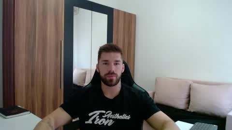 Snapshot of darius_94 chatting on 31, 5, 2026 darius_94 online show from 31, 5, 2026