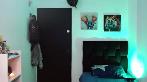 Darius Phoenix  online show from 18, 4, 2026