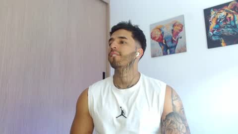 Snapshot of darius_phoenix chatting on 22, 6, 2026 Darius Phoenix online show from 22, 6, 2026