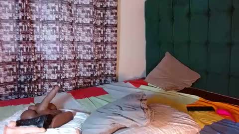 Snapshot of dark_chocolate0 chatting on 12, 9, 2025 becky online show from 12, 9, 2025