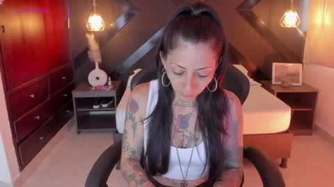 Snapshot of dark_gotica chatting on 19, 9, 2025 M I K A E L A online show from 19, 9, 2025