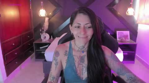 Snapshot of dark_gotica chatting on 10, 10, 2025 M I K A E L A online show from 10, 10, 2025