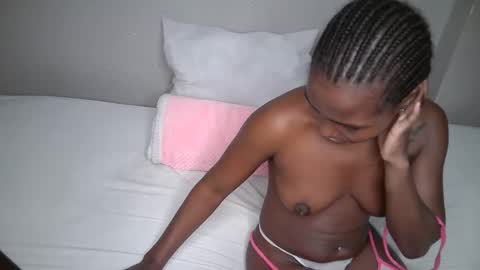 Snapshot of dark_lovly chatting on 27, 10, 2025 dark_lovly online show from 27, 10, 2025