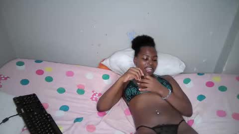 Snapshot of dark_lovly chatting on 5, 11, 2025 dark_lovly online show from 5, 11, 2025