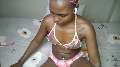 Snapshot of dark_lovly chatting on 17, 11, 2025 dark_lovly online show from 17, 11, 2025