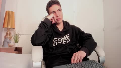 dark_sun333 online show from 30, 9, 2025