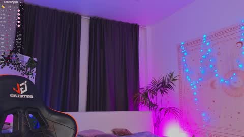 Snapshot of dark_vamp_ chatting on 1, 2, 2025 Vamp online show from 1, 2, 2025