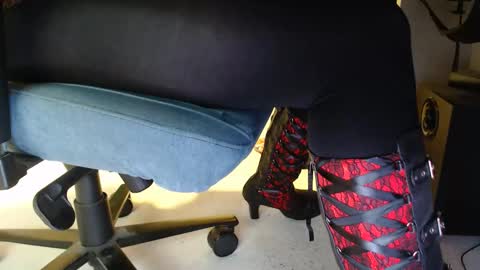 darkestme online show from 2, 2, 2026