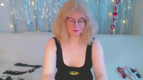 Kelly online show from 28, 2, 2025