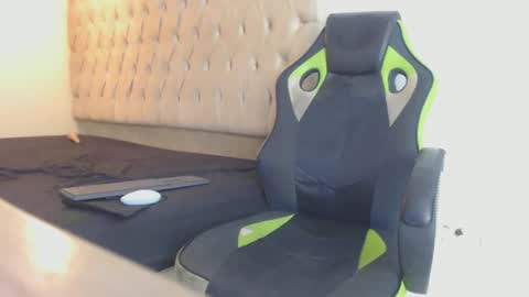 darkknightx01 online show from 27, 10, 2025