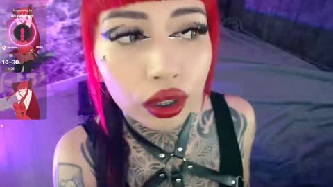 Snapshot of darkly_waxx chatting on 28, 10, 2025 New account. Help me reach 100 thumbs up online show from 28, 10, 2025