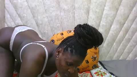 Snapshot of darknipples2 chatting on 15, 10, 2025 SHANICE online show from 15, 10, 2025