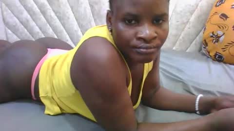 Snapshot of darknipples2 chatting on 18, 10, 2025 SHANICE online show from 18, 10, 2025