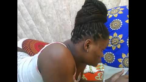 Snapshot of darknipples2 chatting on 21, 10, 2025 SHANICE online show from 21, 10, 2025