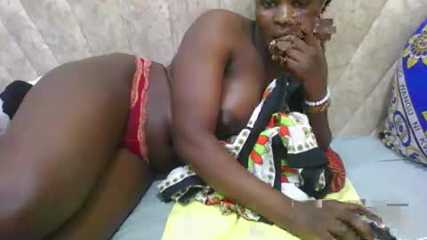 Snapshot of darknipples2 chatting on 23, 10, 2025 SHANICE online show from 23, 10, 2025