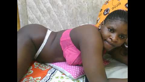 Snapshot of darknipples2 chatting on 16, 11, 2025 SHANICE online show from 16, 11, 2025