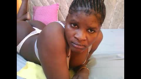 Snapshot of darknipples2 chatting on 28, 11, 2025 SHANICE online show from 28, 11, 2025