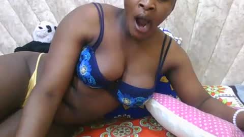 Snapshot of darknipples2 chatting on 4, 12, 2025 SHANICE online show from 4, 12, 2025