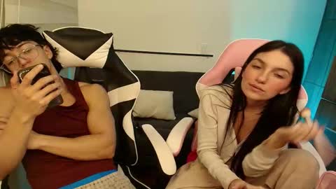 Snapshot of darkpleasuress chatting on 6, 11, 2025 darkpleasuress online show from 6, 11, 2025