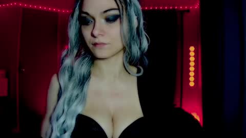 Snapshot of darkskullmistress chatting on 27, 5, 2026 roseredgoddess online show from 27, 5, 2026