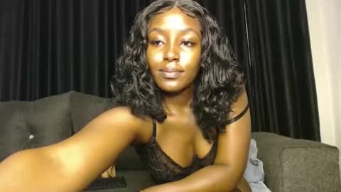 Snapshot of darktanqueen chatting on 3, 11, 2025 darktanqueen online show from 3, 11, 2025