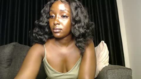 Snapshot of darktanqueen chatting on 20, 11, 2025 darktanqueen online show from 20, 11, 2025