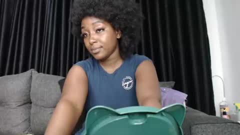 Snapshot of darktanqueen chatting on 2, 6, 2026 darktanqueen online show from 2, 6, 2026