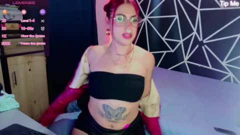 Snapshot of darlyhooper1_ chatting on 26, 11, 2025 Darlyhooper online show from 26, 11, 2025