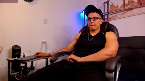 Snapshot of dash_bukoski chatting on 19, 12, 2025 Dash online show from 19, 12, 2025