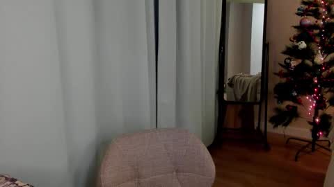 Snapshot of dashaprivet chatting on 19, 12, 2025 dashaprivet online show from 19, 12, 2025