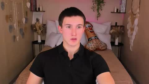 Snapshot of david__diamond chatting on 4, 10, 2025 David online show from 4, 10, 2025