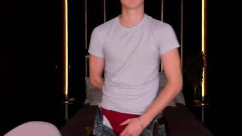 Snapshot of david__diamond chatting on 8, 11, 2025 David online show from 8, 11, 2025